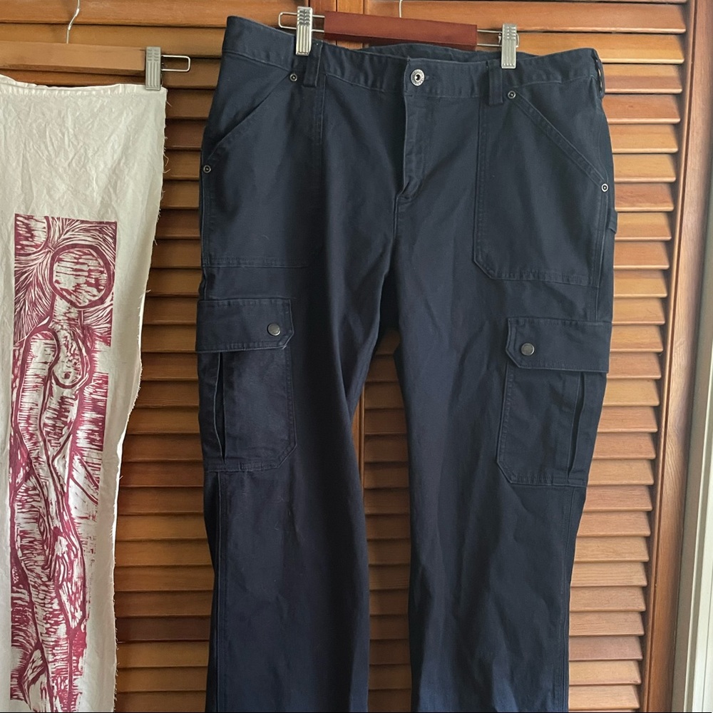 Duluth Trading 14x33 womens work pant navy